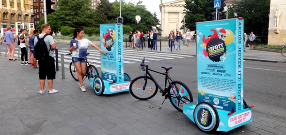 digitális, multimédiás tartalom megjelenítése