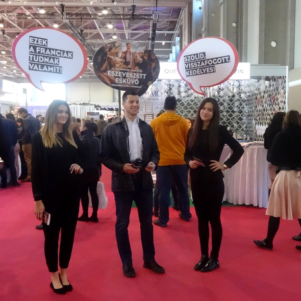 digitális, multimédiás tartalom megjelenítése